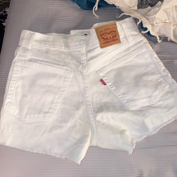 Levi Jean Shorts - Picture 3 of 3